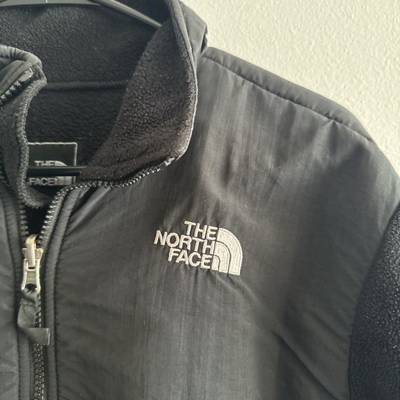 The North face Fleece Jacket - Picture 2 of 5